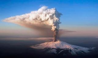 富士山在八月几号爆发